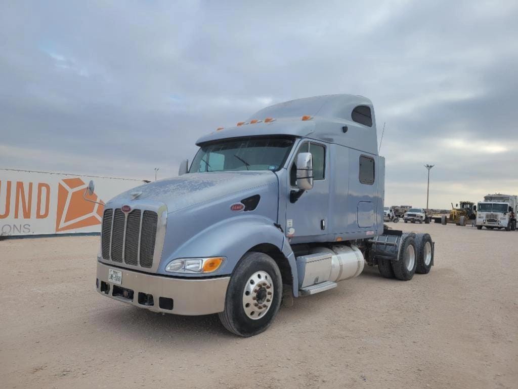 2010 Peterbilt 387 Equipment Image0