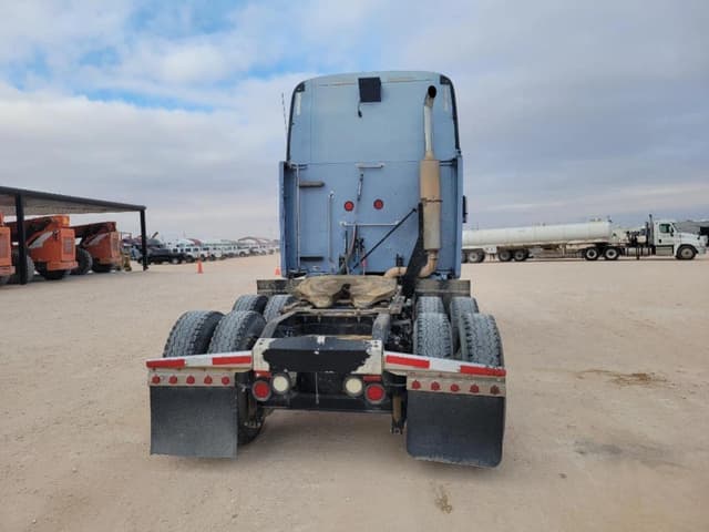 Image of Peterbilt 387 equipment image 3