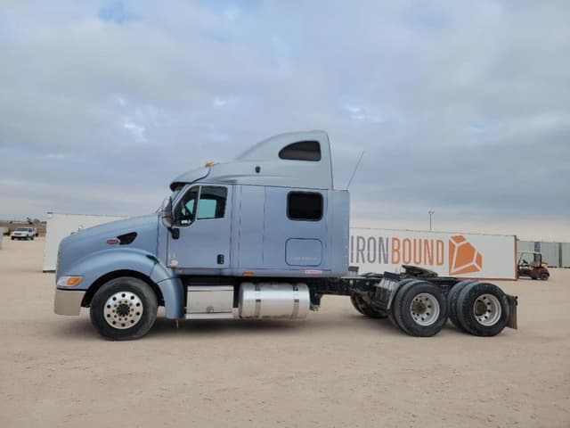 Image of Peterbilt 387 equipment image 1