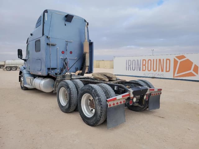 Image of Peterbilt 387 equipment image 2