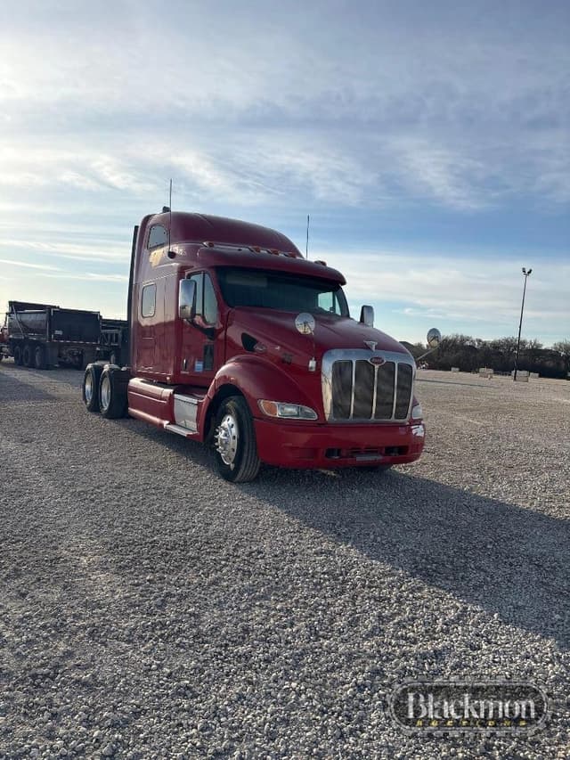 Image of Peterbilt 387 equipment image 4