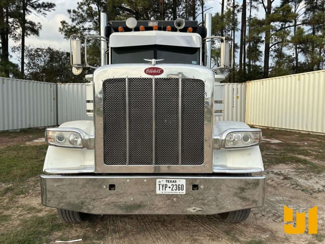 Image of Peterbilt 388 equipment image 1