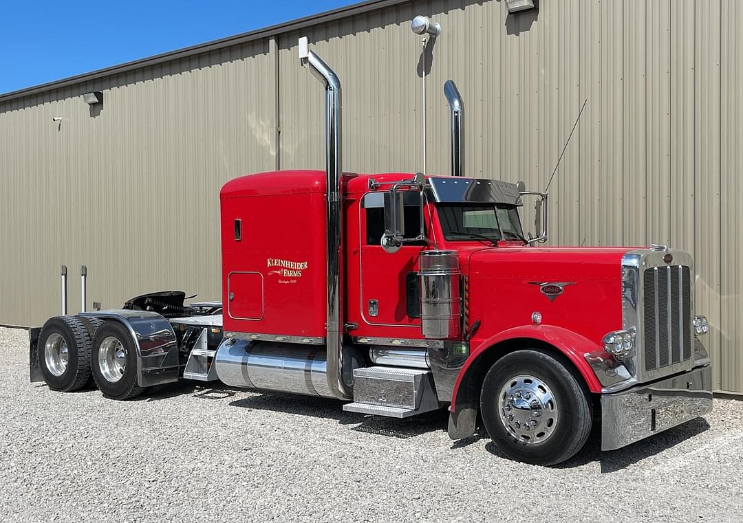 Image of Peterbilt 388 Primary image