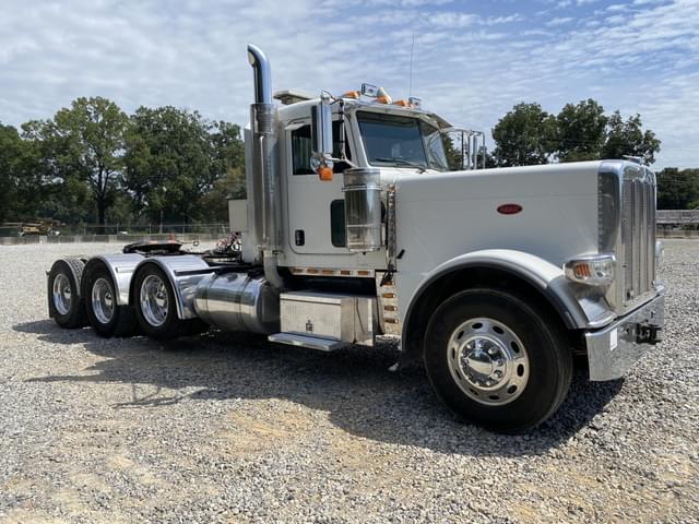 Image of Peterbilt 389 equipment image 3