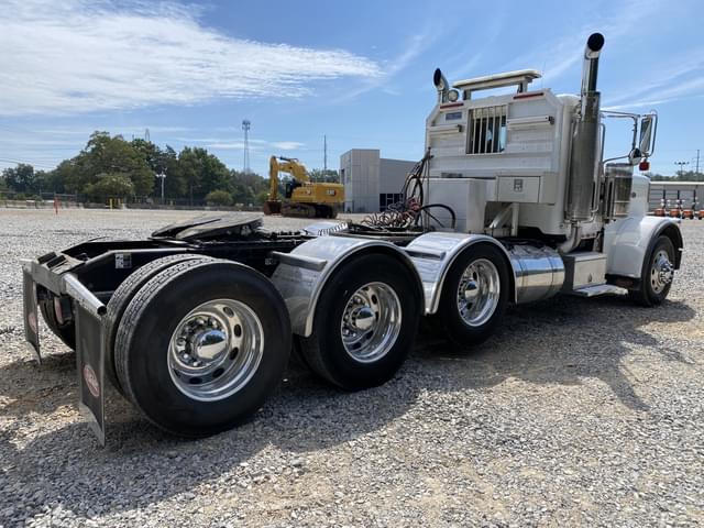 Image of Peterbilt 389 equipment image 2