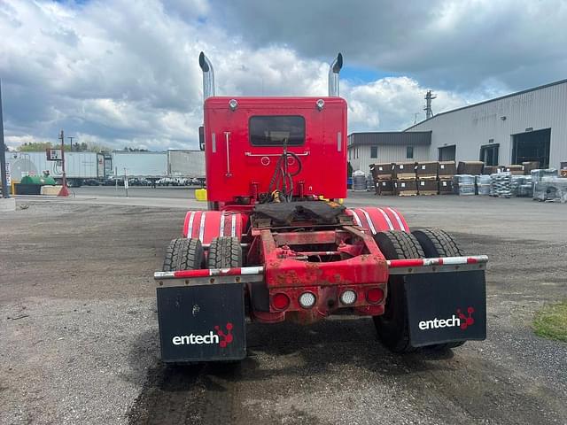 Image of Peterbilt 389 equipment image 4