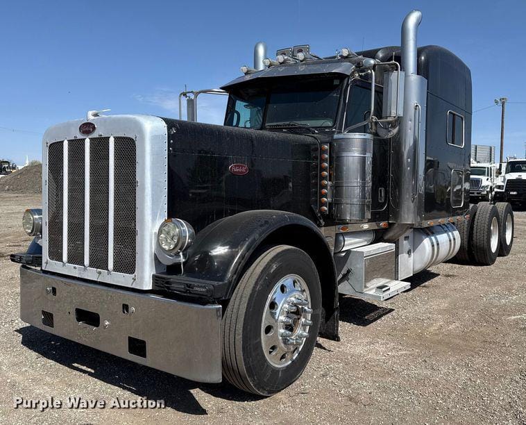 Main image Peterbilt 389