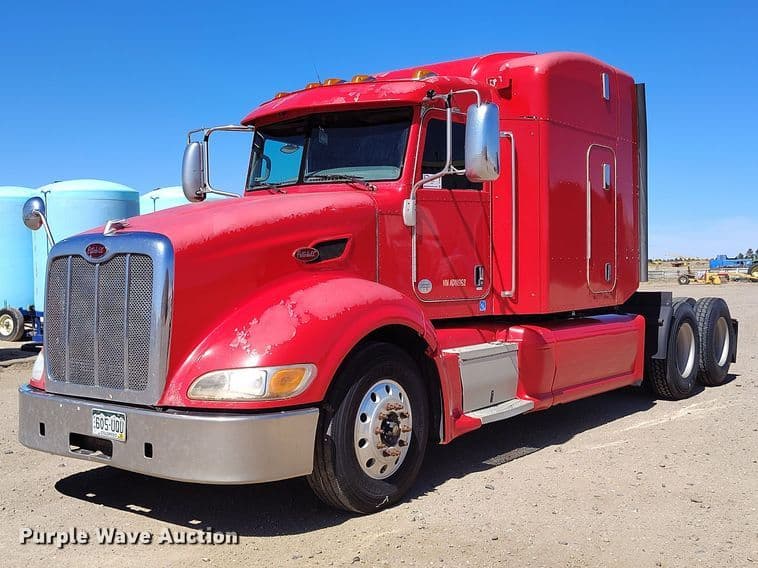 Image of Peterbilt 389 Primary image