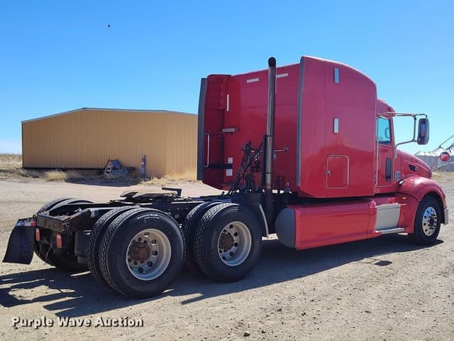 Image of Peterbilt 389 equipment image 4