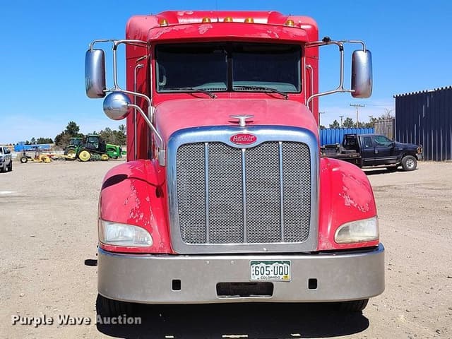Image of Peterbilt 389 equipment image 1
