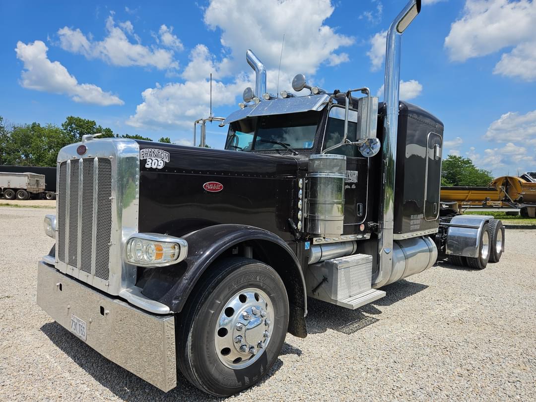 Image of Peterbilt 389 Primary image