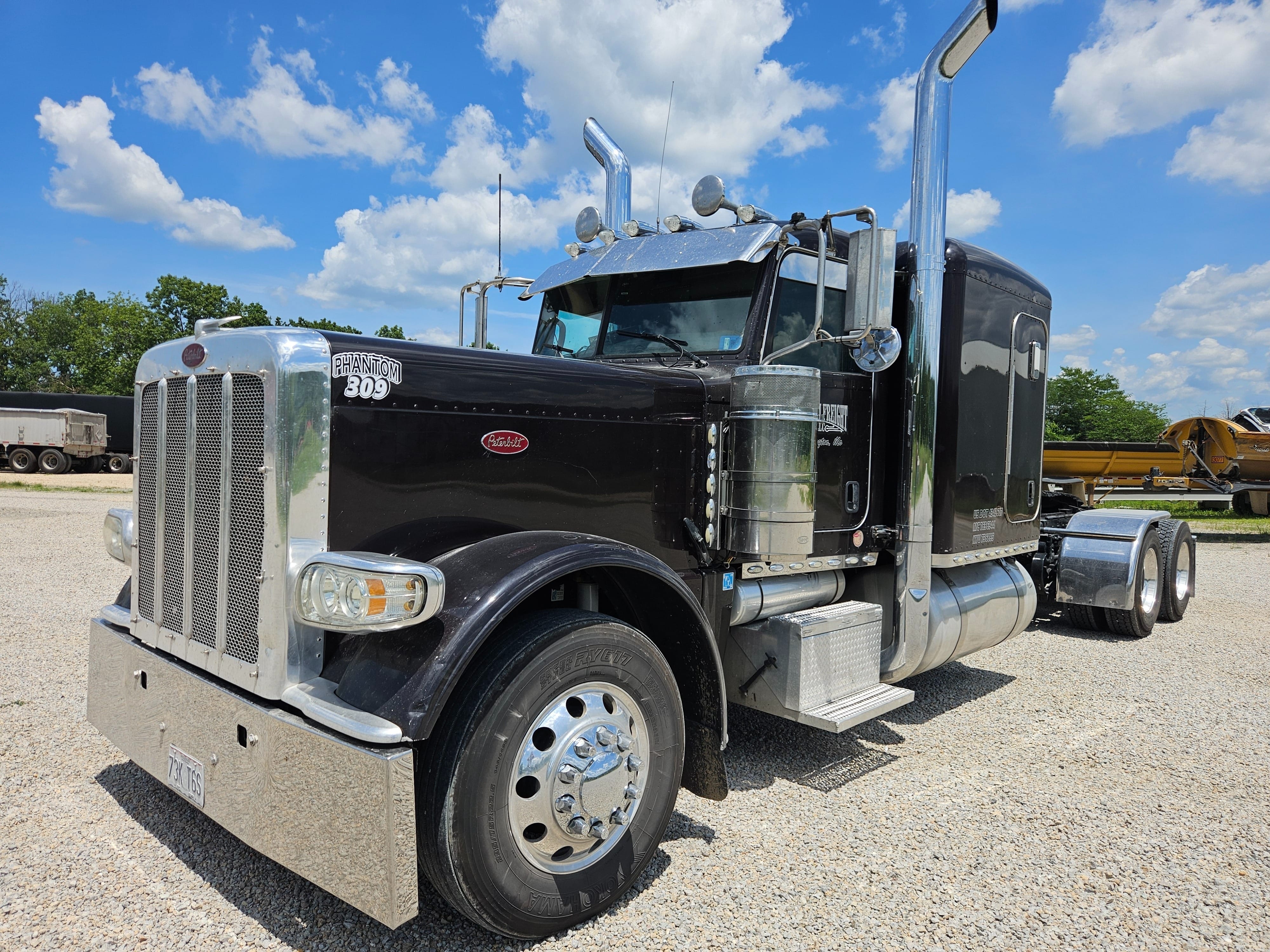 2010 Peterbilt 389 Equipment Image0