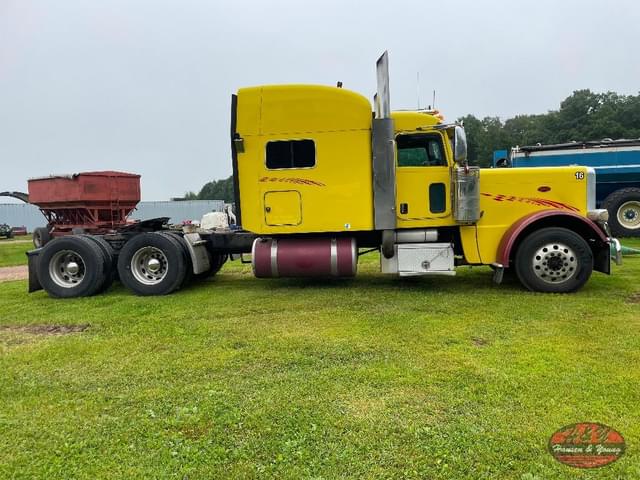 Image of Peterbilt 389 equipment image 3