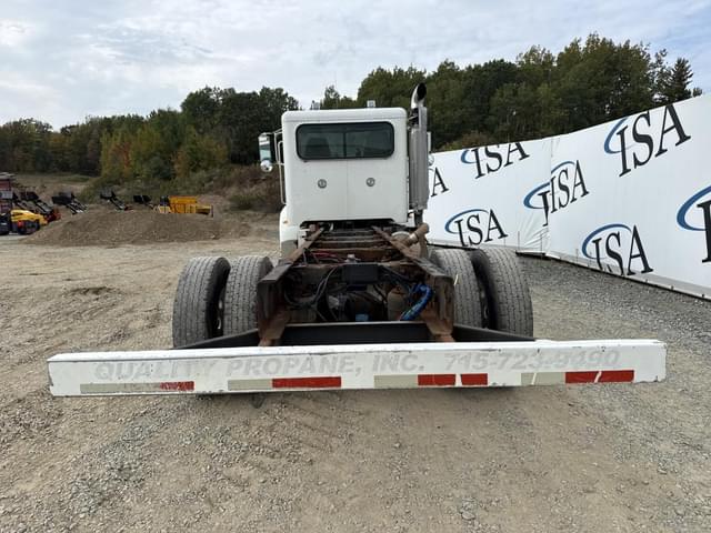 Image of Peterbilt PB335 equipment image 3