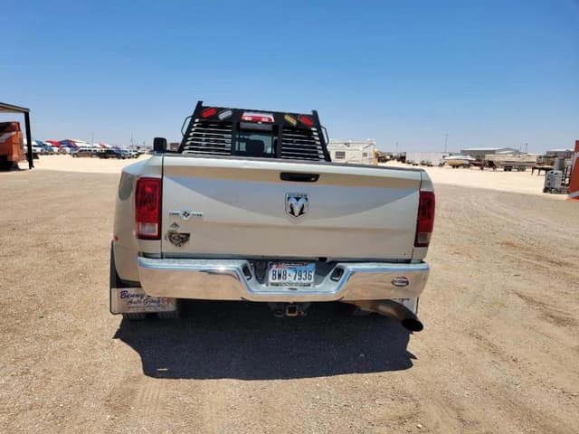 Image of Dodge Ram 3500 equipment image 3