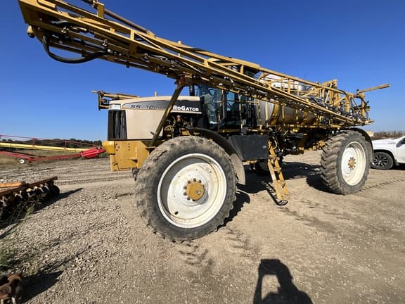 Image of Ag-Chem RoGator 1084 equipment image 1