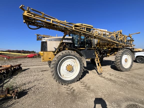 Image of Ag-Chem RoGator 1084 equipment image 4
