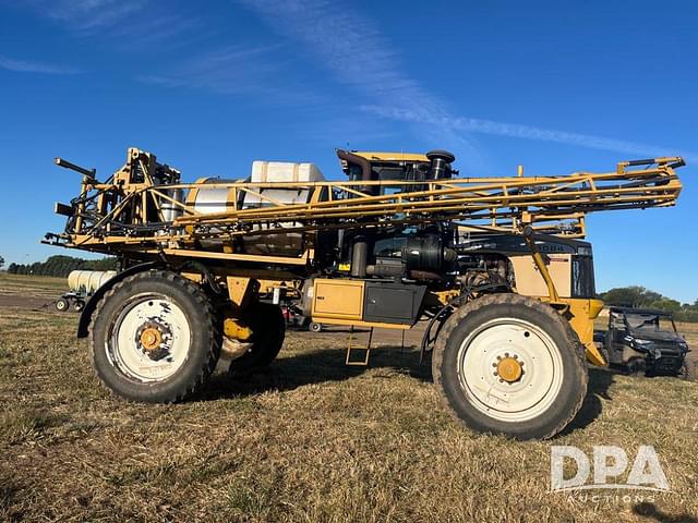 Image of Ag-Chem RoGator 1084 equipment image 2