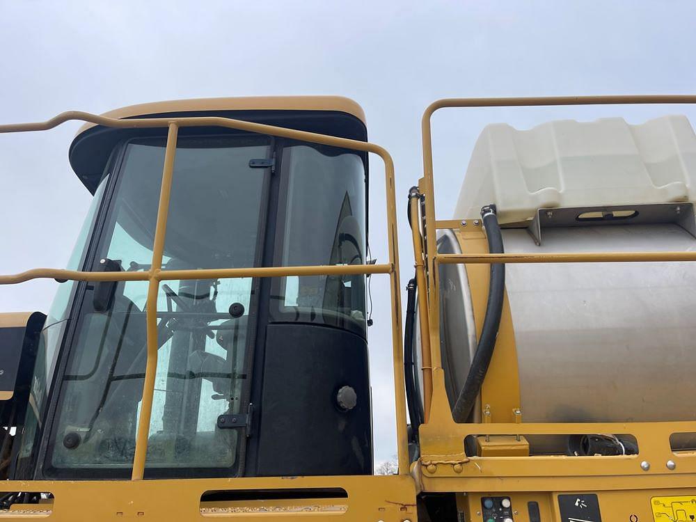 Main image Ag-Chem RoGator 1184 24
