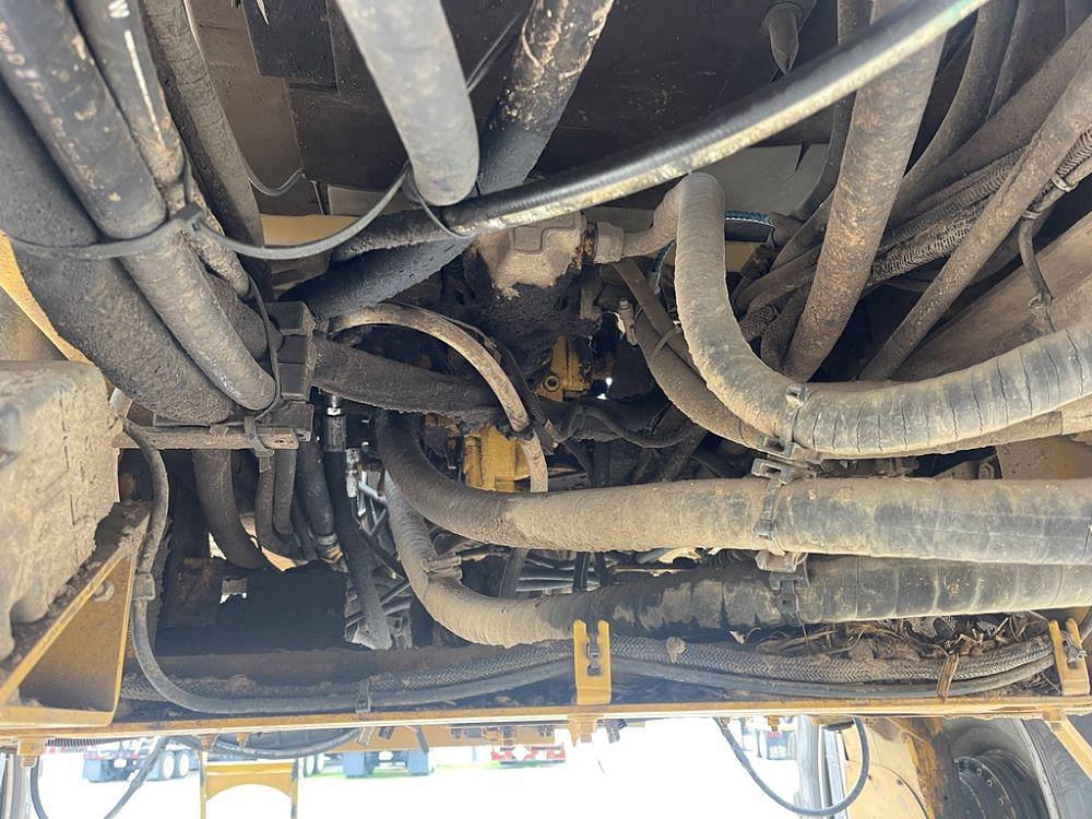 Main image Ag-Chem RoGator 1184 27