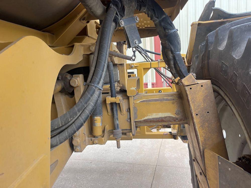 Main image Ag-Chem RoGator 1184 33