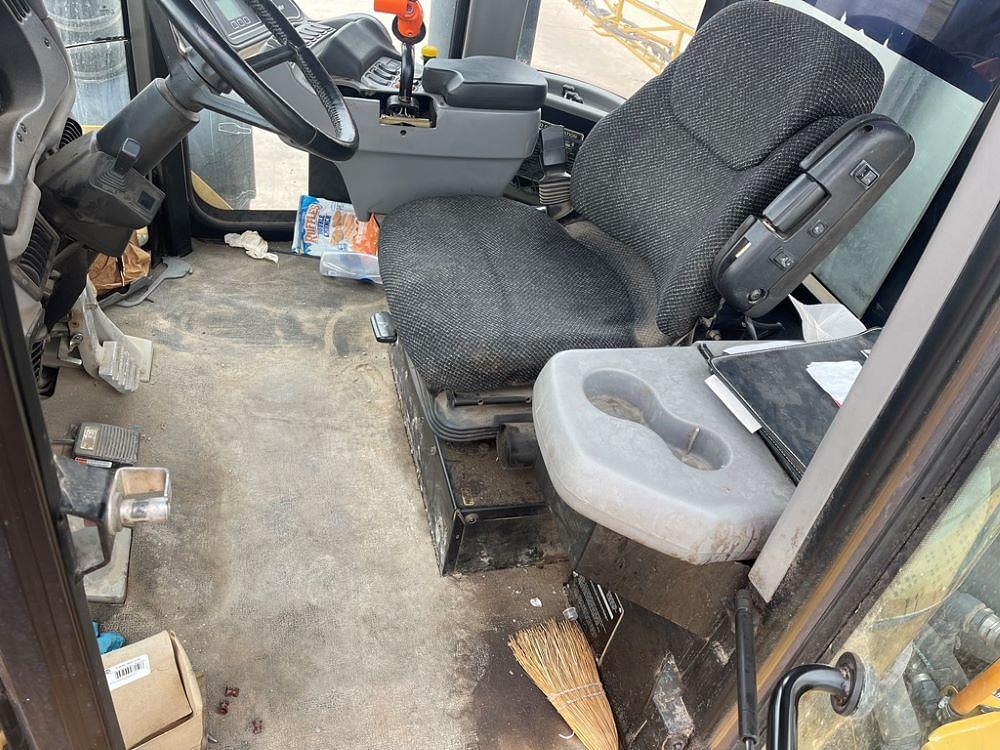 Main image Ag-Chem RoGator 1184 99