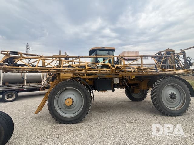 Image of Ag-Chem RoGator 1184 equipment image 1