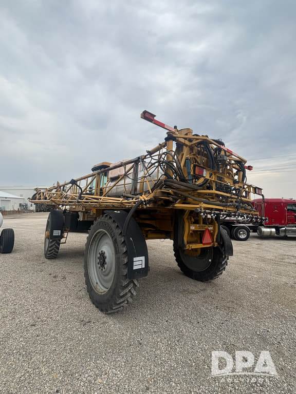 Image of Ag-Chem RoGator 1184 equipment image 2
