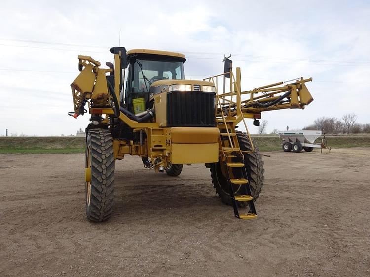 Main image Ag-Chem RoGator 1386 3