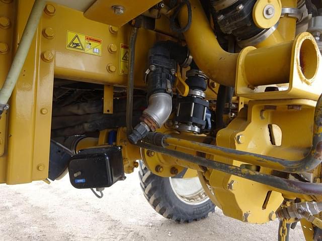 Thumbnail image Ag-Chem RoGator 1386 77