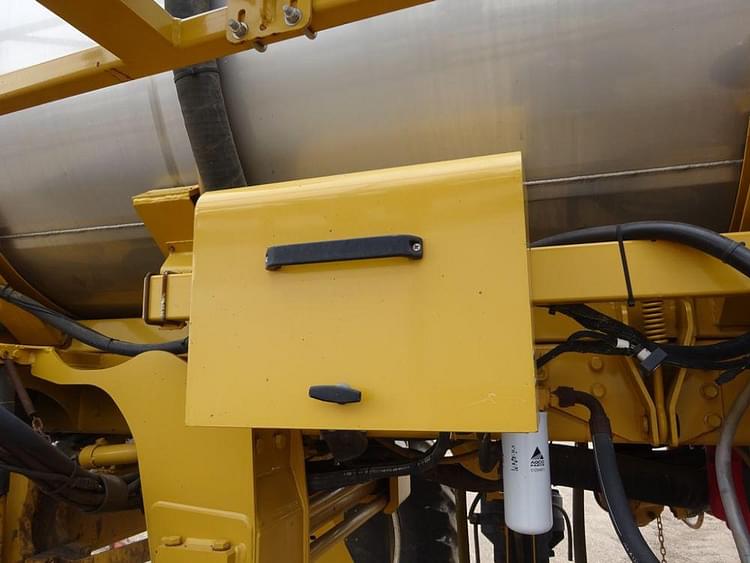 Main image Ag-Chem RoGator 1386 79