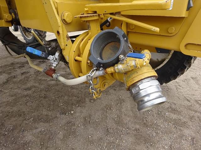 Thumbnail image Ag-Chem RoGator 1386 83