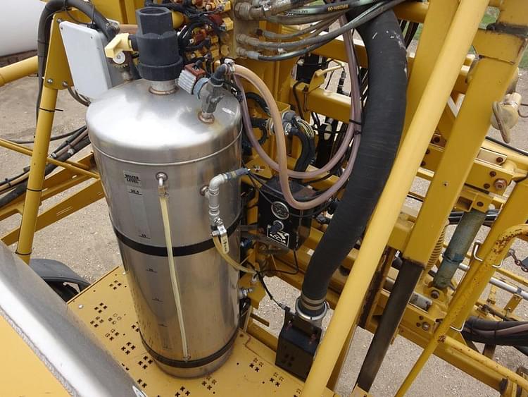 Main image Ag-Chem RoGator 1386 98