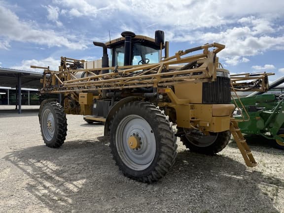 Image of Ag-Chem RoGator 984 equipment image 2