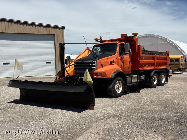 2010 Sterling L9500 Equipment Image0