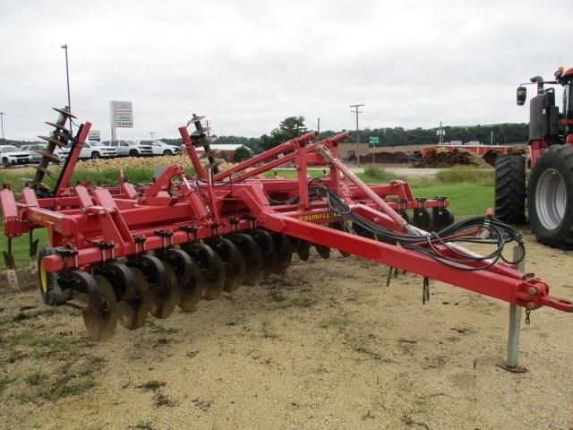 Image of Sunflower 4511 equipment image 3