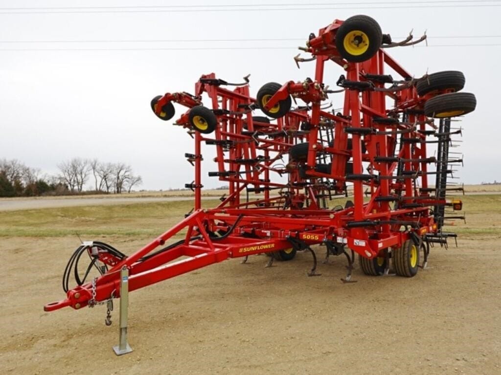 2010 Sunflower 5055 Equipment Image0