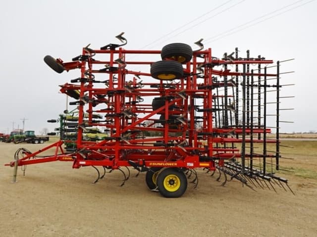 Image of Sunflower 5055 equipment image 1