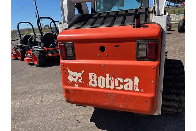 Image of Bobcat T190 equipment image 4