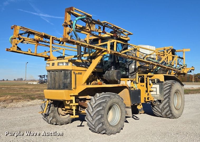 2010 Terra-Gator TG8204 Equipment Image0