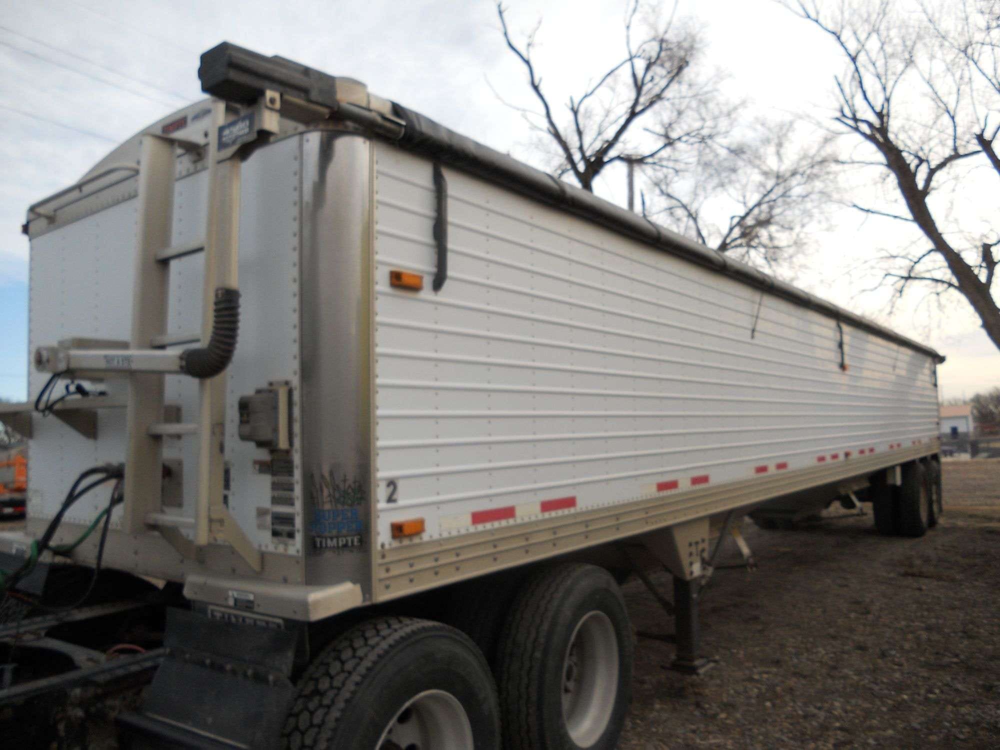 2010 Timpte Super Hopper Equipment Image0