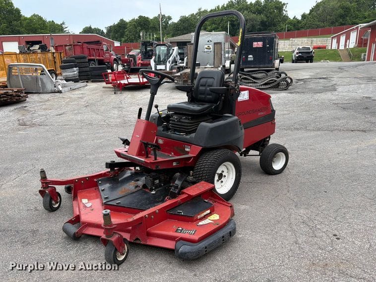 2010 Toro Groundsmaster 3280-D Equipment Image0