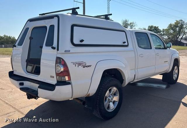 Image of Toyota Tacoma equipment image 4