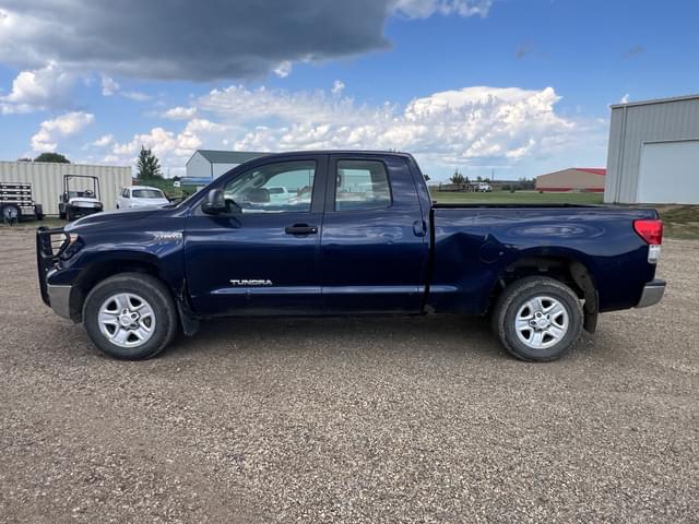 Image of Toyota Tundra equipment image 1