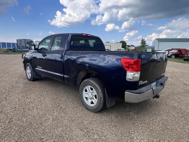 Image of Toyota Tundra equipment image 2