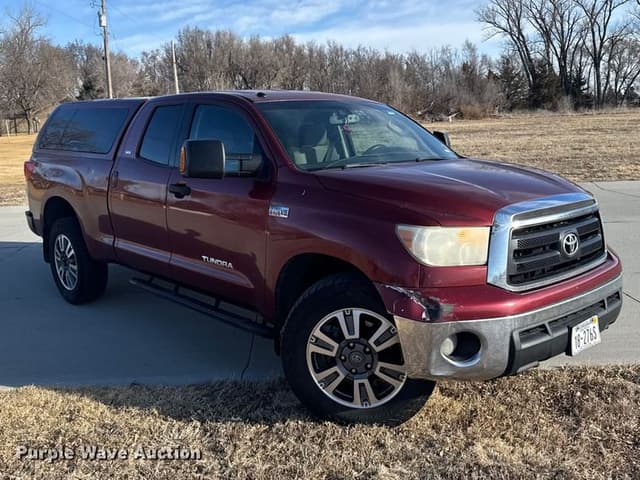 Image of Toyota Tundra equipment image 2