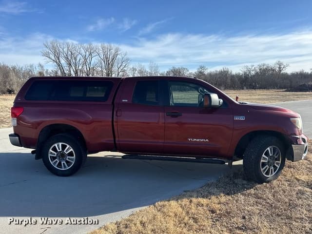 Image of Toyota Tundra equipment image 3