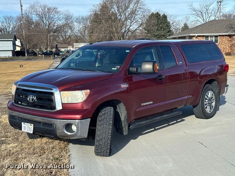 2010 Toyota Tundra Equipment Image0