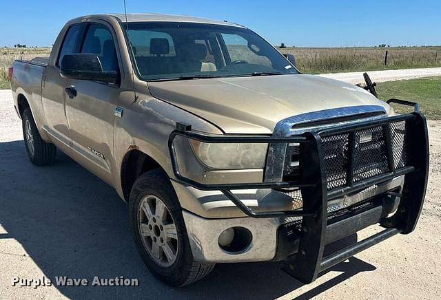 Image of Toyota Tundra equipment image 2