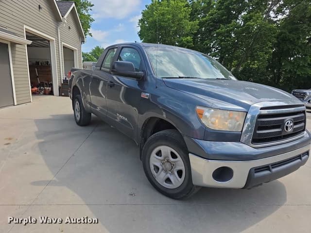 Image of Toyota Tundra equipment image 2